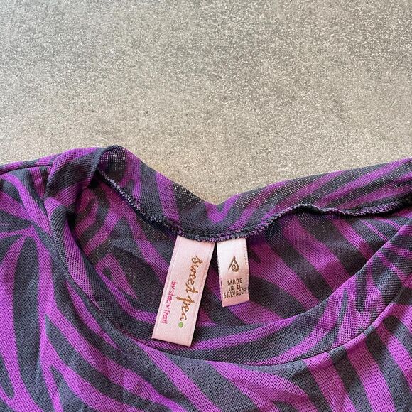 Sheer purple zebra striped top size small - Picture 2 of 2